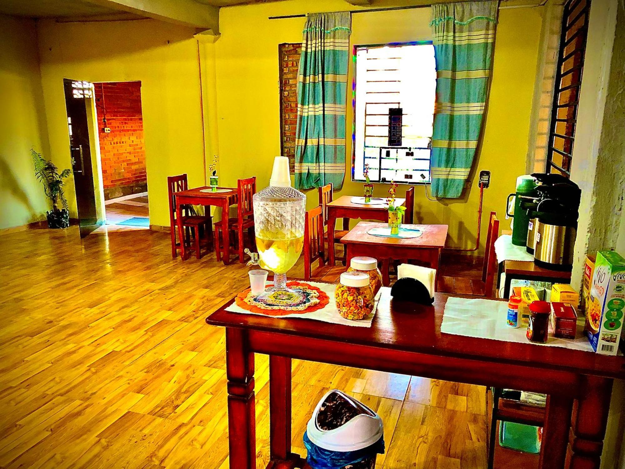 La Escala Aeropuerto Bed & Breakfast Luque Exterior photo